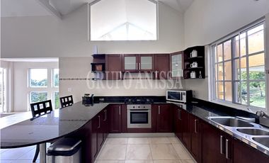 Hermosa Casa en Venta en Capira – Vista Panorámica al Cerro Trinidad