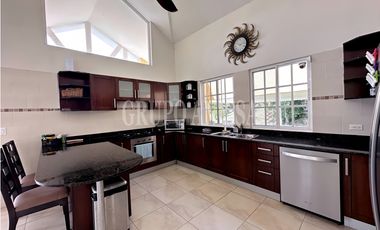 Hermosa Casa en Venta en Capira – Vista Panorámica al Cerro Trinidad