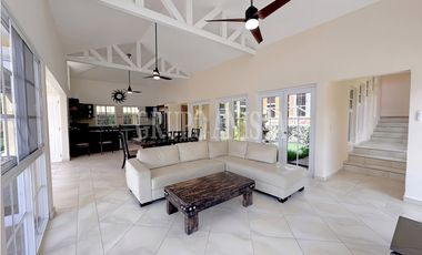 Hermosa Casa en Venta en Capira – Vista Panorámica al Cerro Trinidad