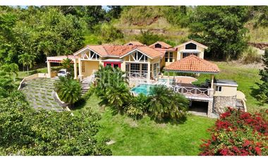 Hermosa Casa en Venta en Capira – Vista Panorámica al Cerro Trinidad