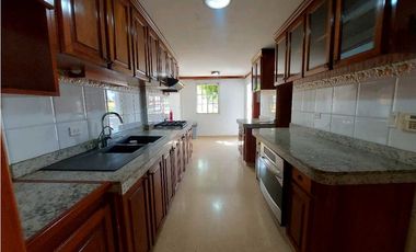 VENTA DE CASA EN BETANIA  EN CLUB X 300 MTS2 4 REC 