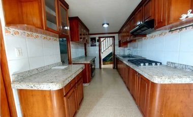 VENTA DE CASA EN BETANIA  EN CLUB X 300 MTS2 4 REC 