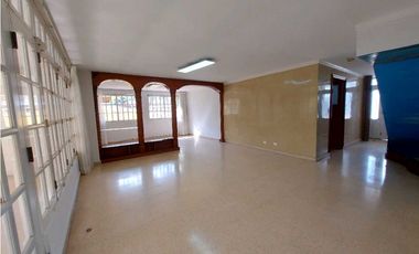 VENTA DE CASA EN BETANIA  EN CLUB X 300 MTS2 4 REC 