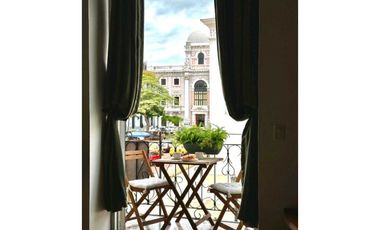 Alquiler de Apartamento tipo loft amoblado en Casco Antiguo.Cod-J252