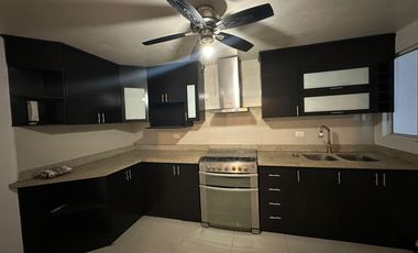 Hermosa Casa en Cerradas de Anáhuac, Escobedo N. L.