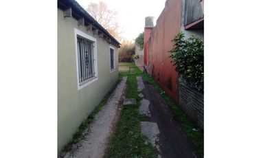 CASA EN VENTA BERISSO 124 e 14 y 15