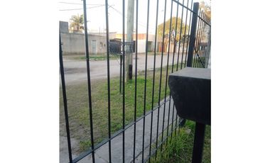 CASA EN VENTA BERISSO 124 e 14 y 15