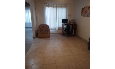 CASA EN VENTA BERISSO 124 e 14 y 15