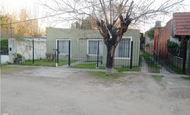 CASA EN VENTA BERISSO 124 e 14 y 15