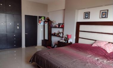 Departamento en VENTA de 147 m2 con vista al mar, ALBERCA, 2 recamaras en Fracc. Playas del Conchal
