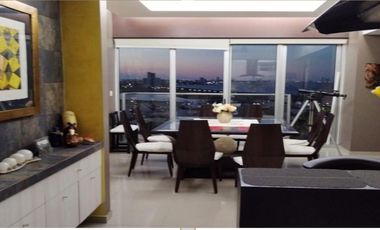 Departamento en VENTA de 147 m2 con vista al mar, ALBERCA, 2 recamaras en Fracc. Playas del Conchal