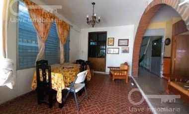Casa en venta ubicada en calle Buenos Aires, Col. Nueva Mina,  en Minatitlán, Veracruz.
