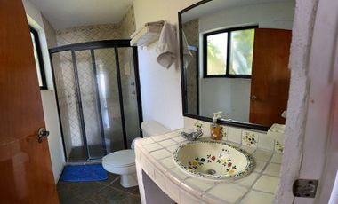 CASA EN VENTA  EN TEQUES FRENTE AL LAGO