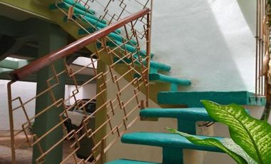 VENDO EN CAMPECHE LOCALES CON DEPARTAMENTOS FUNCIONANDO
