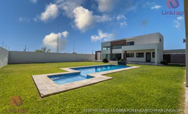 Quinta - Casa con Alberca y papala en Venta Portal de Zuazua en  Zona portal del Norte