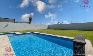 Quinta - Casa con Alberca y papala en Venta Portal de Zuazua en  Zona portal del Norte