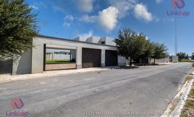 Quinta - Casa con Alberca y papala en Venta Portal de Zuazua en  Zona portal del Norte