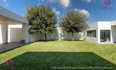 Quinta - Casa con Alberca y papala en Venta Portal de Zuazua en  Zona portal del Norte