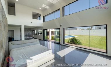 Quinta - Casa con Alberca y papala en Venta Portal de Zuazua en  Zona portal del Norte