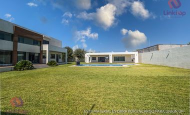 Quinta - Casa con Alberca y papala en Venta Portal de Zuazua en  Zona portal del Norte