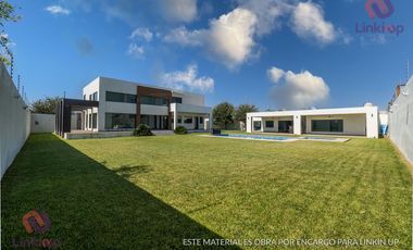 Quinta - Casa con Alberca y papala en Venta Portal de Zuazua en  Zona portal del Norte