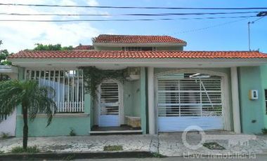 Casa en Venta en Calle Niños Heroes, colonia Guadalupe Victoria, Coatzacoalcos, Ver.