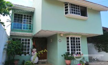 Casa en Venta en Calle Niños Heroes, colonia Guadalupe Victoria, Coatzacoalcos, Ver.