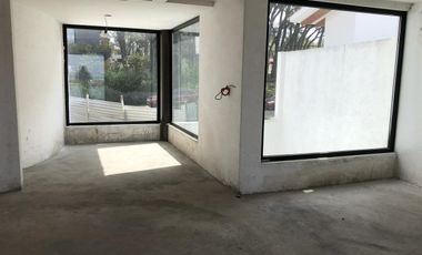 Casa en obra blanca en Club de Golf Los Encinos