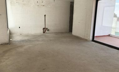Casa en obra blanca en Club de Golf Los Encinos