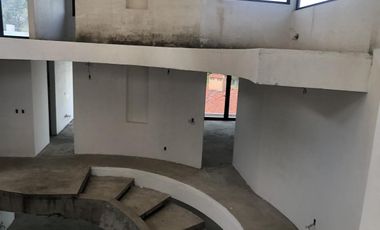 Casa en obra blanca en Club de Golf Los Encinos
