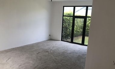 Casa en obra blanca en Club de Golf Los Encinos