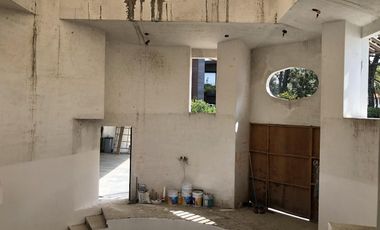 Casa en obra blanca en Club de Golf Los Encinos