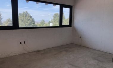 Casa en obra blanca en Club de Golf Los Encinos