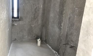 Casa en obra blanca en Club de Golf Los Encinos