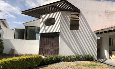 Casa en obra blanca en Club de Golf Los Encinos