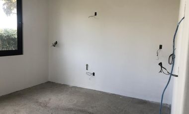 Casa en obra blanca en Club de Golf Los Encinos