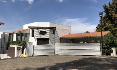 Casa en obra blanca en Club de Golf Los Encinos
