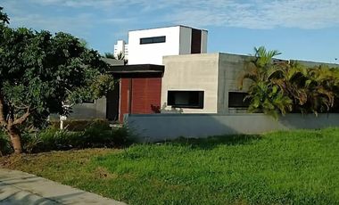 CASA EN VENTA EM EL FRACC, DOS RIVIERAS. RIVIERA VERACRUZANA