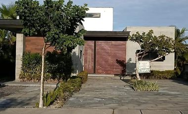 CASA EN VENTA EM EL FRACC, DOS RIVIERAS. RIVIERA VERACRUZANA