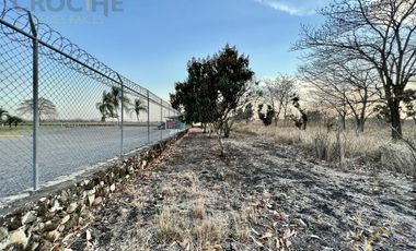 Terreno en venta en Tamarindo Veracruz sobre carretera frente al retén.