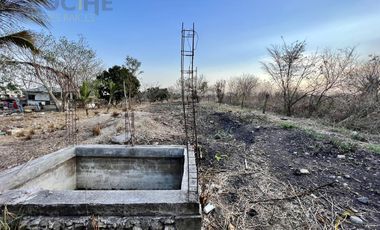 Terreno en venta en Tamarindo Veracruz sobre carretera frente al retén.
