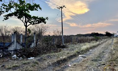 Terreno en venta en Tamarindo Veracruz sobre carretera frente al retén.