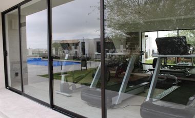 Departamento con Jardin  en Venta en  El Refugio Querétaro