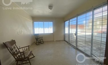 Casa de 2 niveles en venta ubicada en Bellavista, Col. Centro, en Coatzacoalcos, Veracruz.