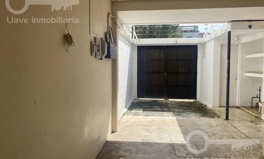 Casa de 2 niveles en venta ubicada en Bellavista, Col. Centro, en Coatzacoalcos, Veracruz.
