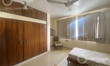Casa de 2 niveles en venta ubicada en Bellavista, Col. Centro, en Coatzacoalcos, Veracruz.