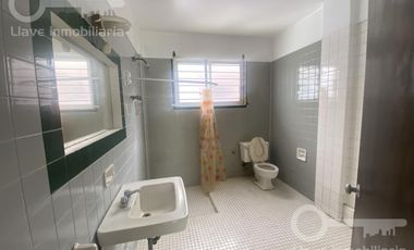 Casa de 2 niveles en venta ubicada en Bellavista, Col. Centro, en Coatzacoalcos, Veracruz.
