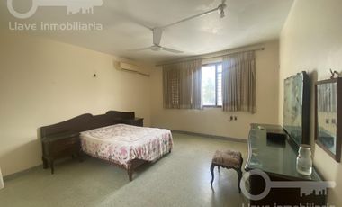 Casa de 2 niveles en venta ubicada en Bellavista, Col. Centro, en Coatzacoalcos, Veracruz.