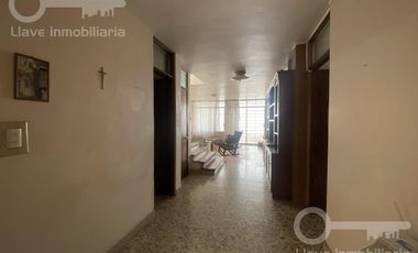Casa de 2 niveles en venta ubicada en Bellavista, Col. Centro, en Coatzacoalcos, Veracruz.