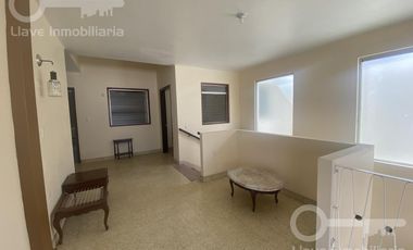 Casa de 2 niveles en venta ubicada en Bellavista, Col. Centro, en Coatzacoalcos, Veracruz.